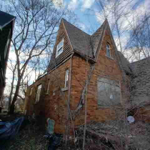 15045 manor (18).jpg